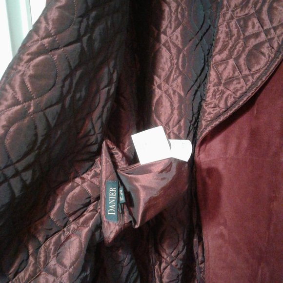 Burgundy trend! Vtg Danier quilted genuine suede reversible coat - Picture 11 of 15